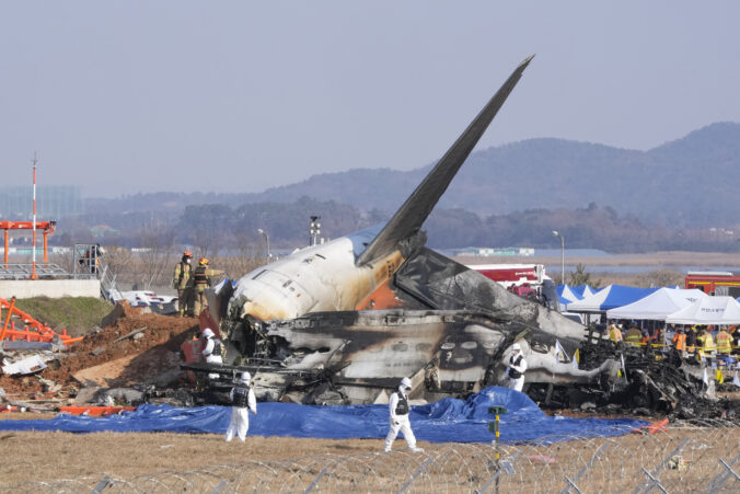 aptopix_south_korea_plane_fire_62923 676x451