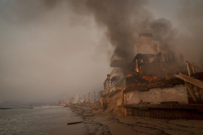 aptopix_california_wildfires_61544 676x451