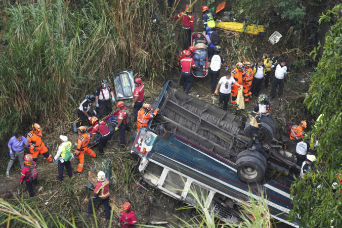 guatemala_bus_crash_87579 676x451