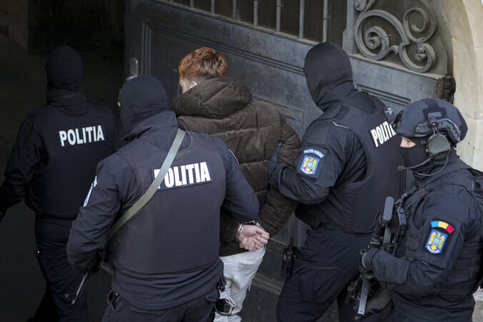 romania_france_arrest_amra_99167 676x451